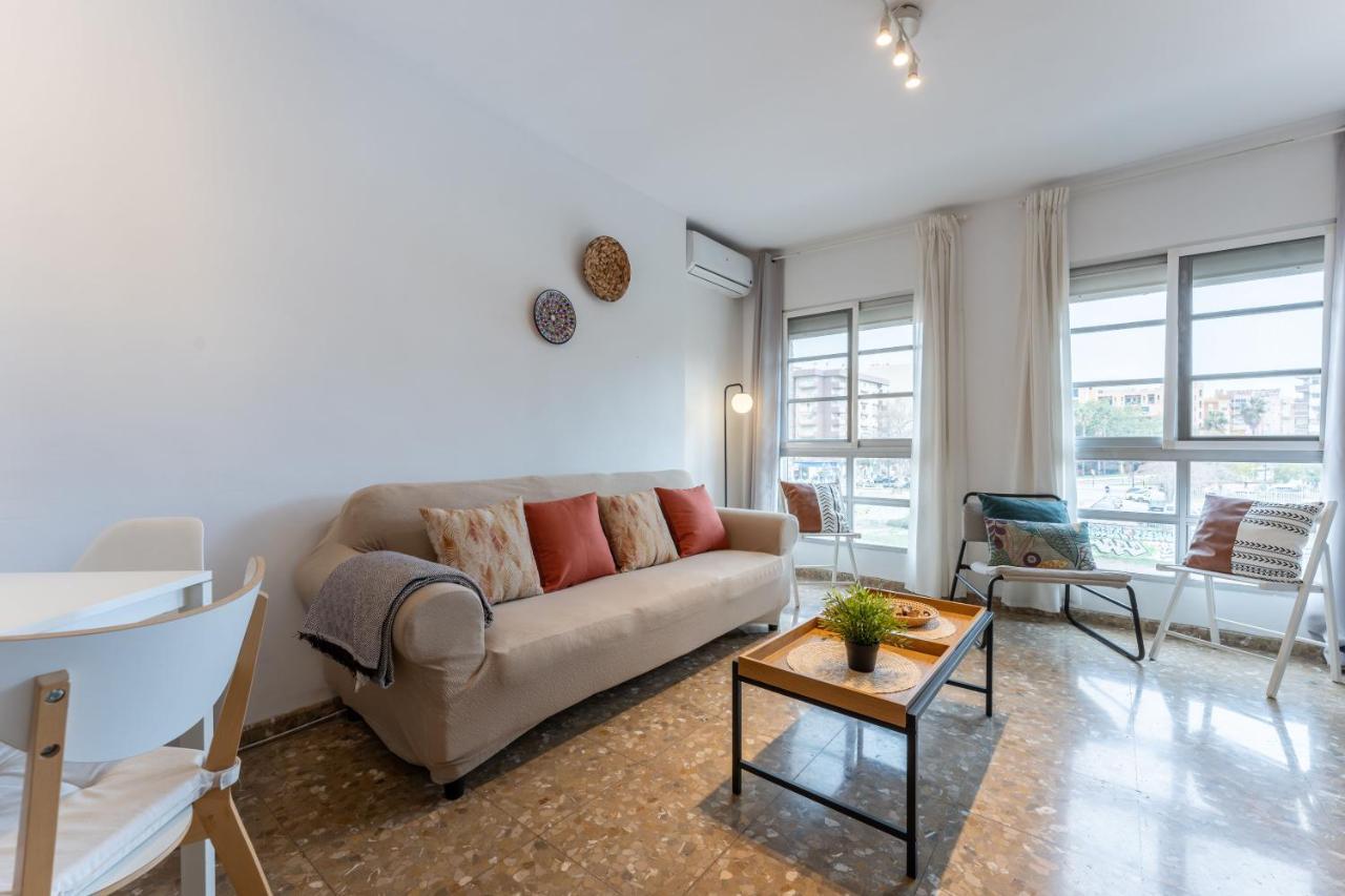 Claveles Apartment By Bossh! Apartments มาลากา ภายนอก รูปภาพ