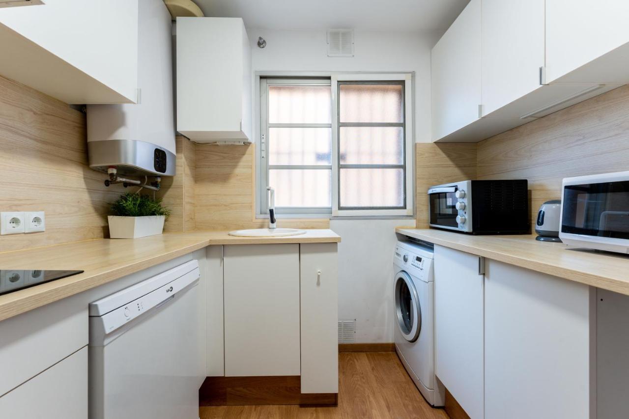 Claveles Apartment By Bossh! Apartments มาลากา ภายนอก รูปภาพ
