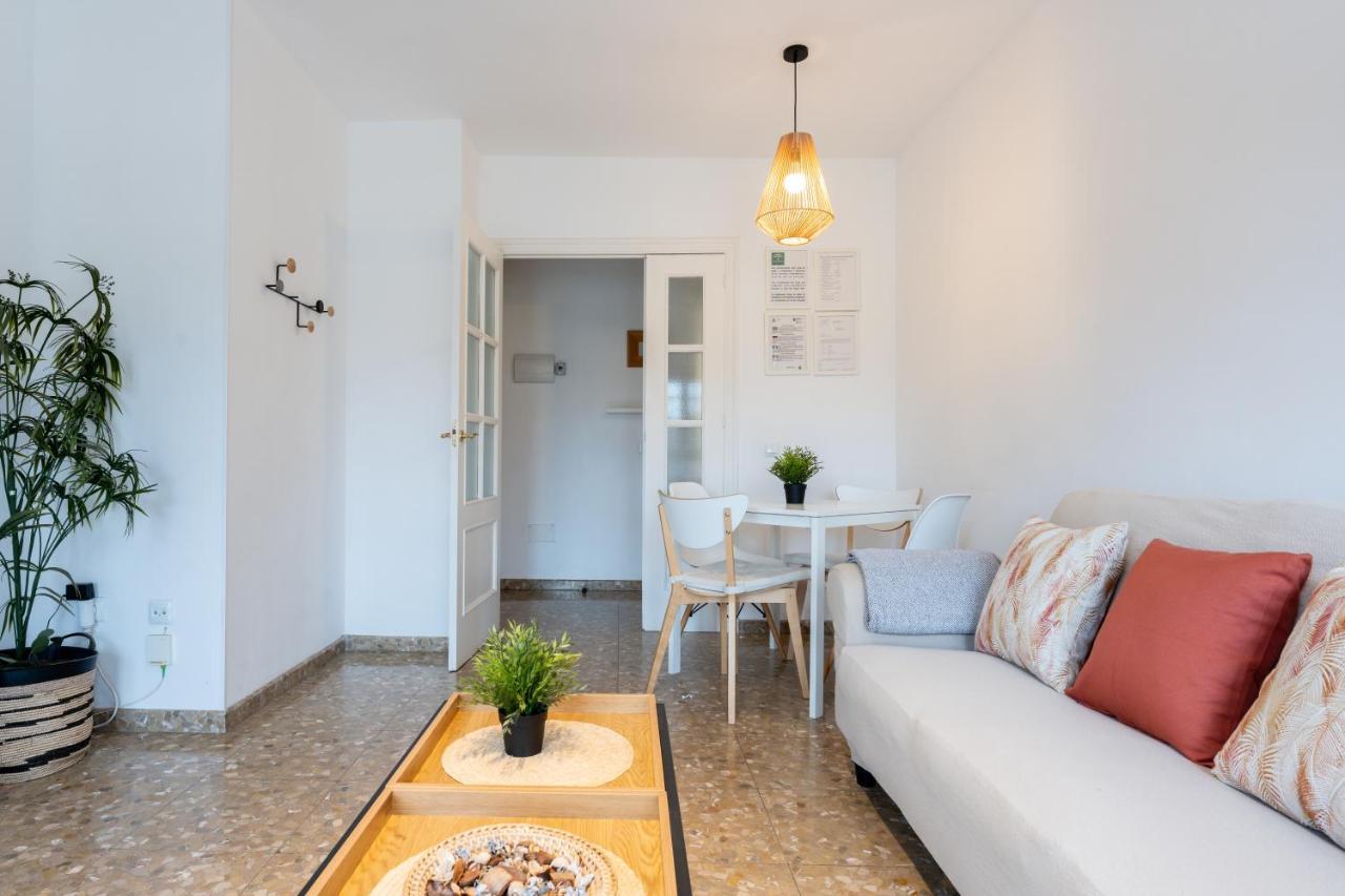 Claveles Apartment By Bossh! Apartments มาลากา ภายนอก รูปภาพ
