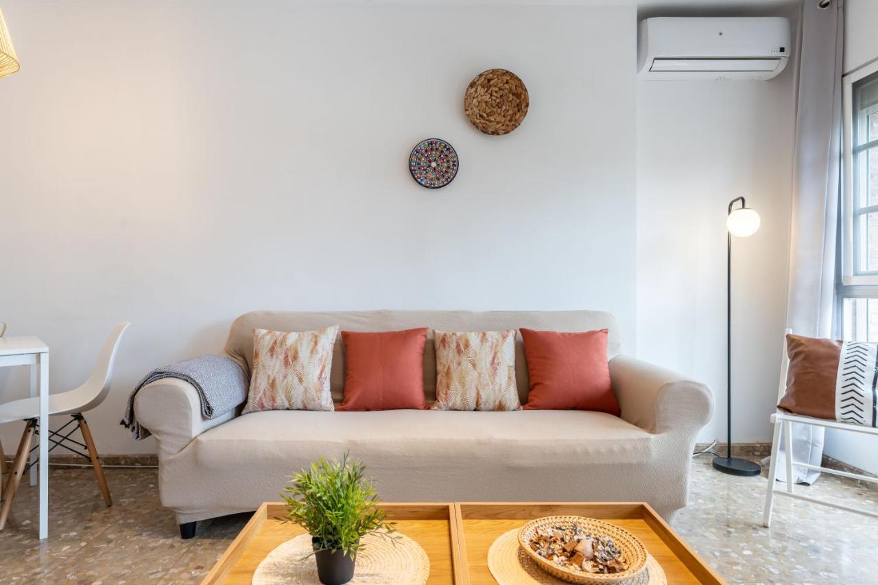 Claveles Apartment By Bossh! Apartments มาลากา ภายนอก รูปภาพ