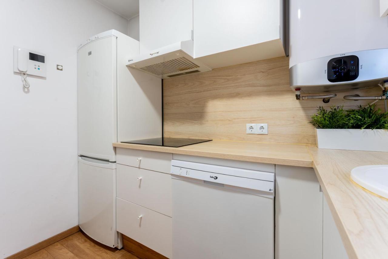 Claveles Apartment By Bossh! Apartments มาลากา ภายนอก รูปภาพ